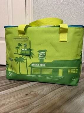Trader Joe’s Large Reusable Insulated Cooler Bag - Lime Green